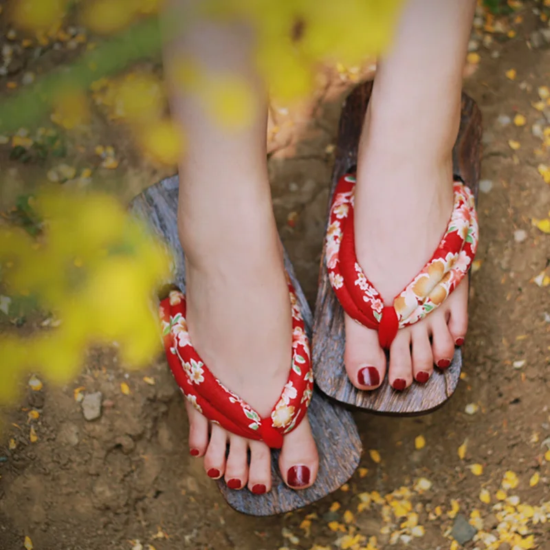 Sapatos de Cosplay Femininos S - Geta Wooden Sandal avaliação e preço