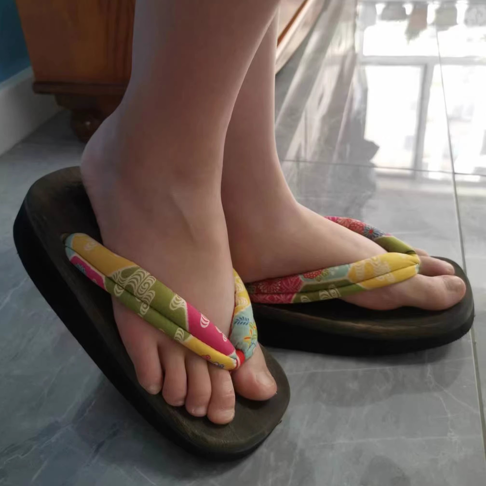 Sapatos de Cosplay Femininos c - Geta Wooden Sandal avaliação e preço
